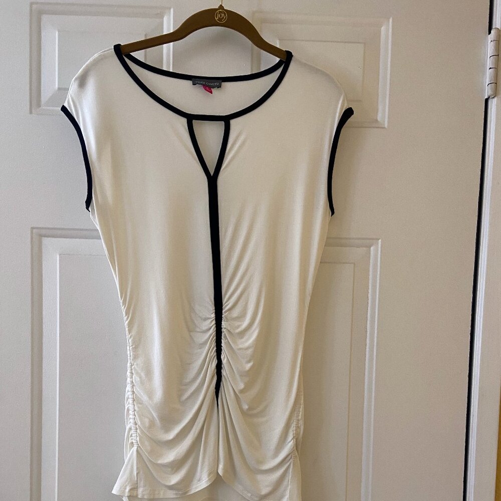 Vince Camuto Womens Keyhole-Neck Short Sleeve Top, Size Small